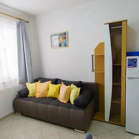 Lovely 1 Bedroom For 3 With Free Parking *