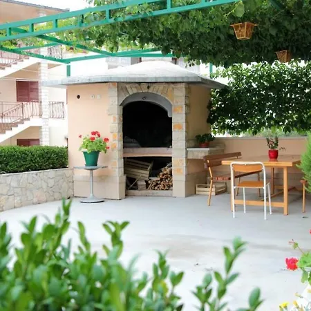 Lovely 1 Bedroom For 3 With Free Parking Apartment *