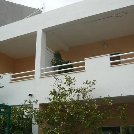 Lovely 1 Bedroom For 3 With Free Parking Apartment *