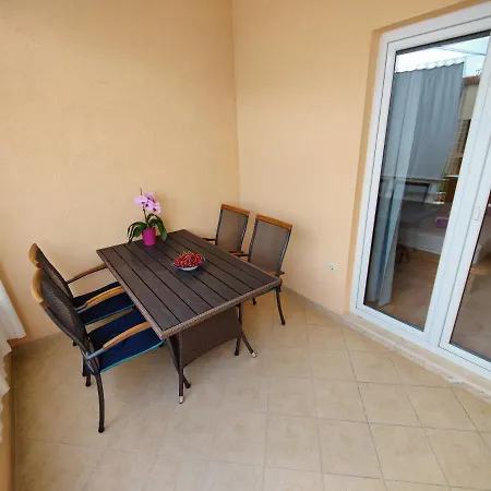 Apartment Lovely 1 Bedroom For 3 With Free Parking Makarska
